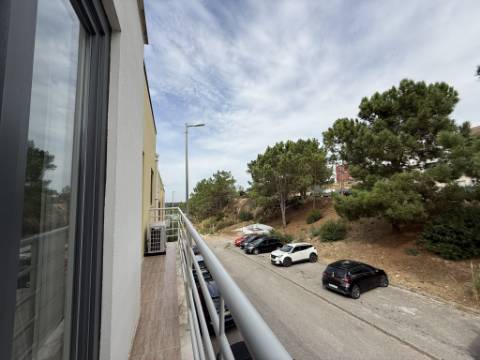 T2 Almoinha Castelo (Sesimbra) com varandas