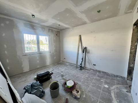 Moradia remodelada Arroteias