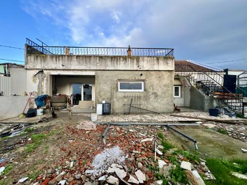 Moradia remodelada Arroteias