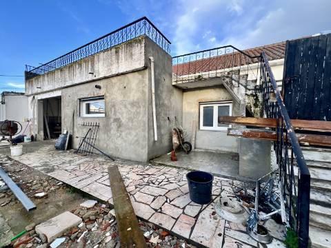 Moradia remodelada Arroteias