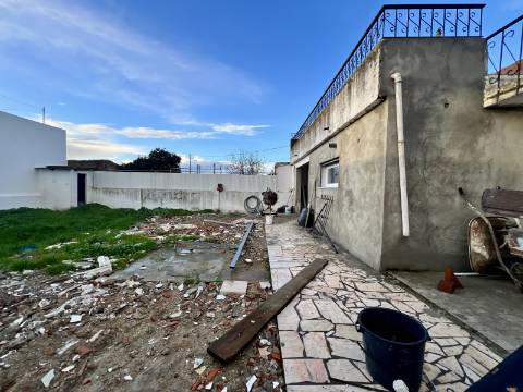 Moradia remodelada Arroteias