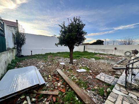 Moradia remodelada Arroteias