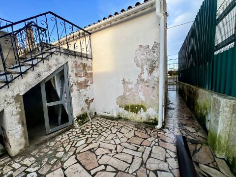 Moradia remodelada Arroteias