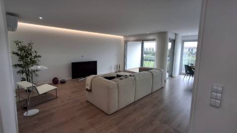 T3+1 Duplex com 74 m2 de Terraços