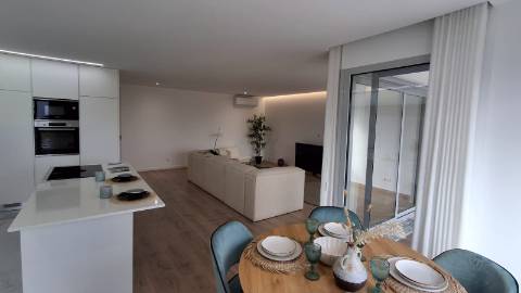 T3+1 Duplex com 74 m2 de Terraços