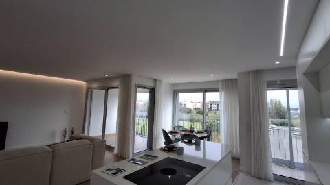 T3+1 Duplex com 74 m2 de Terraços