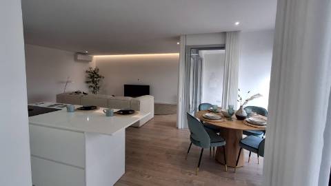 T3+1 Duplex com 74 m2 de Terraços