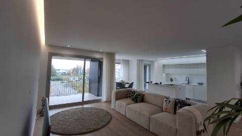 T3+1 Duplex com 74 m2 de Terraços