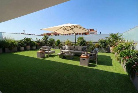 T3 com terraço e Box para 2 viaturas