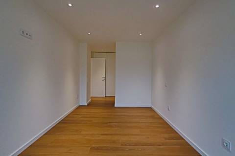 T3 com terraço e Box para 2 viaturas