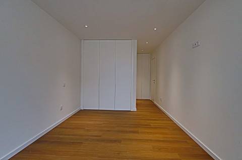 T3 com terraço e Box para 2 viaturas