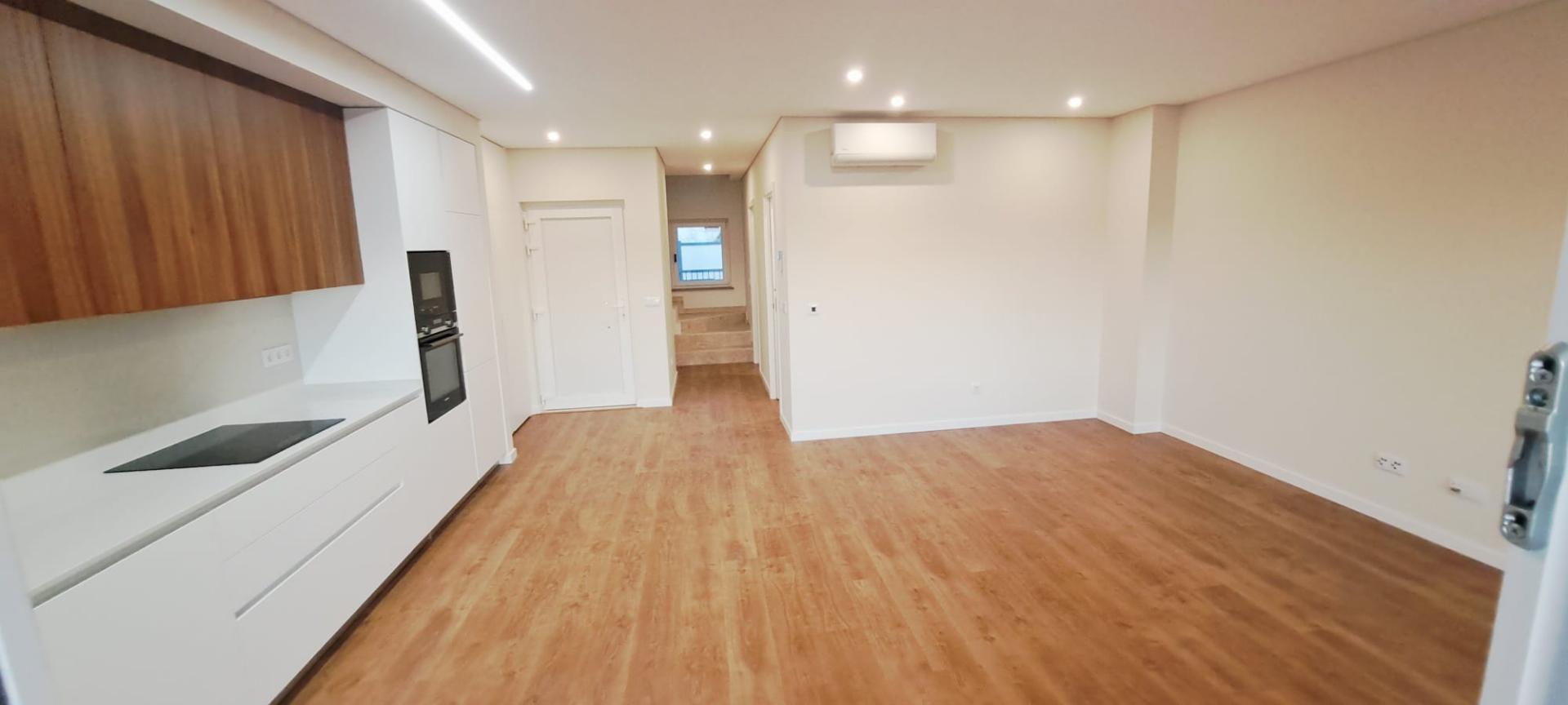 Estilo de Vida Urbano com 3 Suites e Isenção Total de IMT e IMI