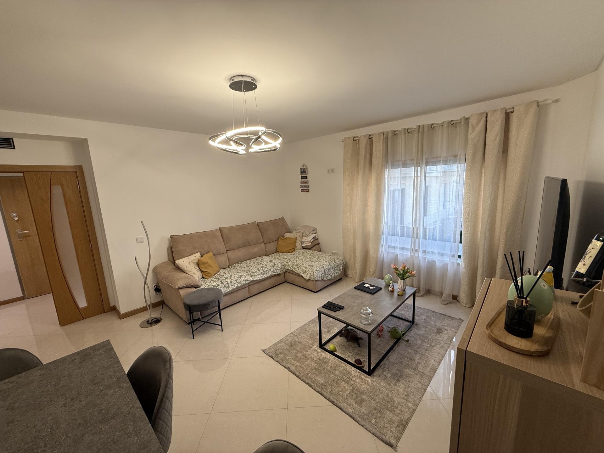 Apartamento T2 Semi-novo Bairro Gouveia