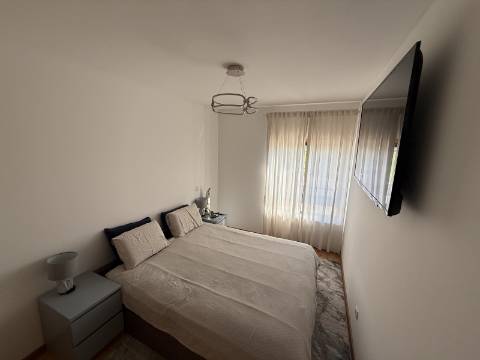 Apartamento T2 Semi-novo Bairro Gouveia