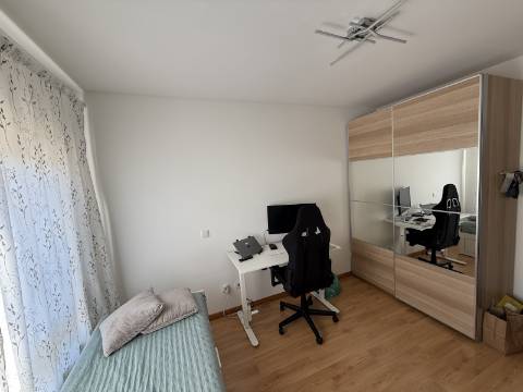 Apartamento T2 Semi-novo Bairro Gouveia