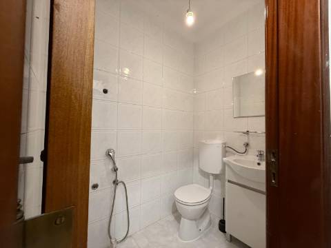 Apartamento T3 com arrecadação - Moita