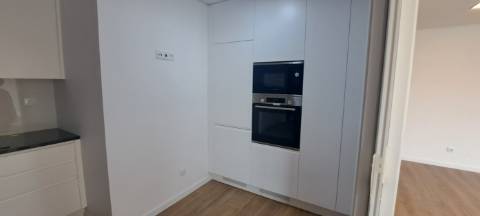 Apartamento T3 novo em Montijo com parqueamento