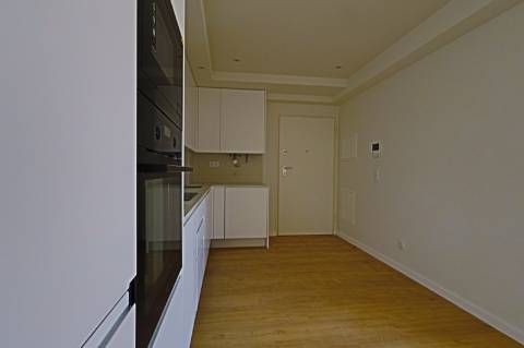 T1 Arrendamento novo com parqueamento e arrecadação