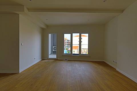 T1 Arrendamento novo com parqueamento e arrecadação