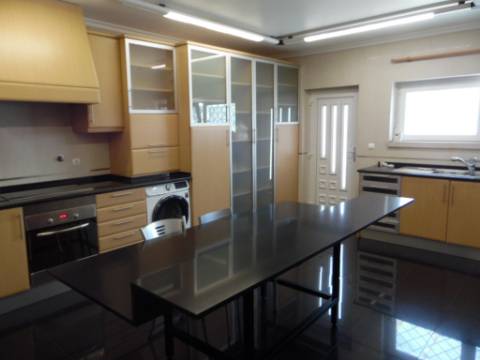 Excelente moradia arquitetura classica com cinco quartos