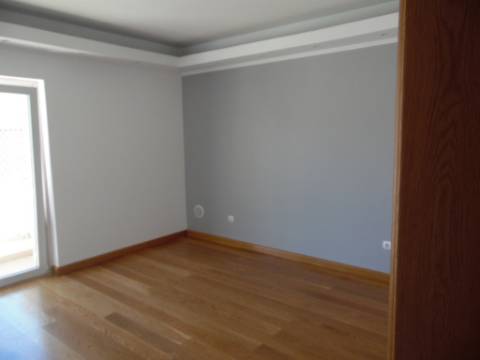 Excelente moradia arquitetura classica com cinco quartos