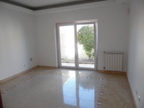 Excelente moradia arquitetura classica com cinco quartos