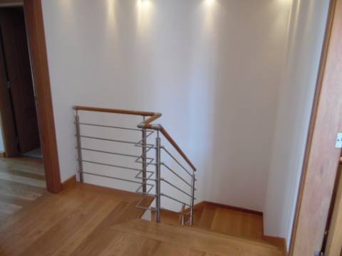 Excelente moradia arquitetura classica com cinco quartos