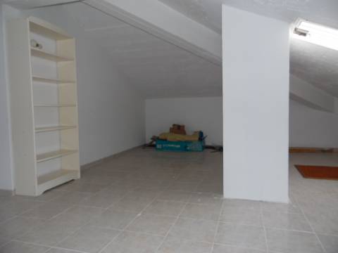 Excelente moradia arquitetura classica com cinco quartos