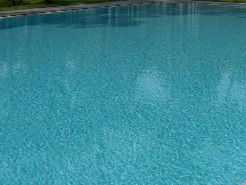 Excelente moradia em pequeno condomínio a estrear junto Praia