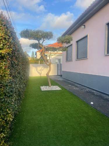 Boa localização central em Almada