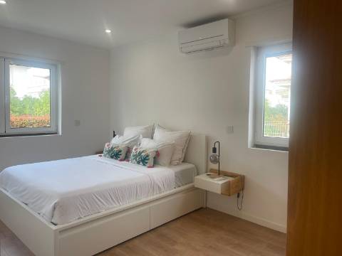 Boa localização central em Almada