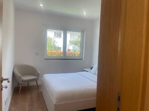 Boa localização central em Almada