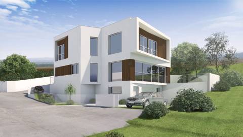 Boa localização em Manique de Baixo próximo Escola Salesianos