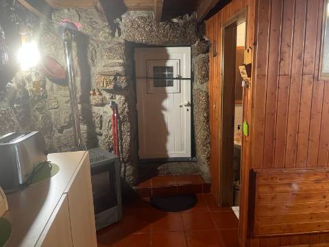 Excelente moradia T2 de pedra totalmente recuperada