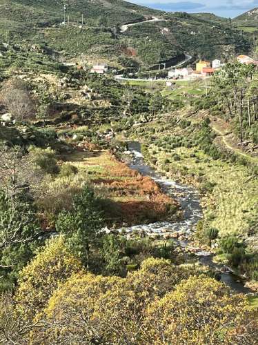 Excelente moradia T2 de pedra totalmente recuperada