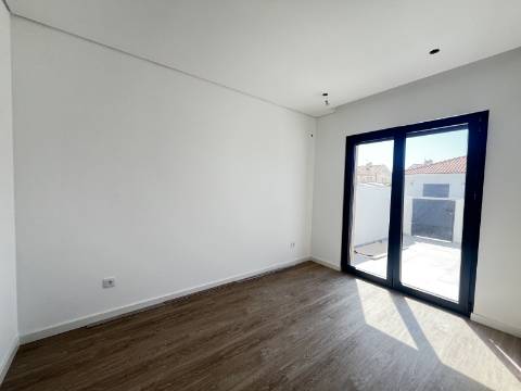 Moradia T4 NOVA - Silveira