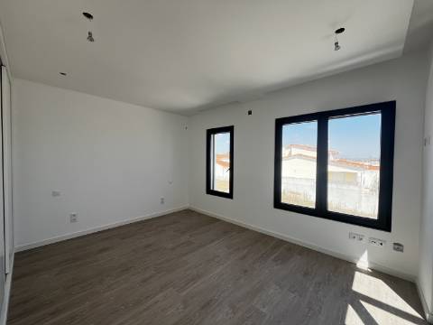 Moradia T4 NOVA - Silveira