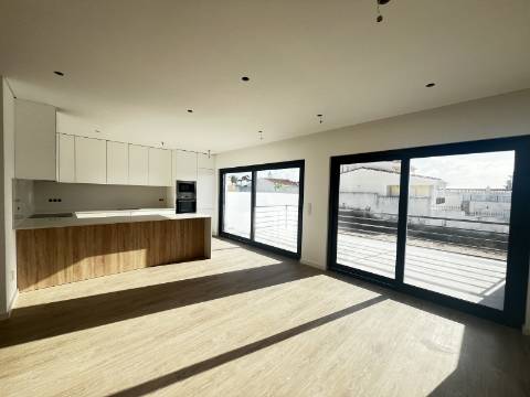 Moradia T4 NOVA - Silveira