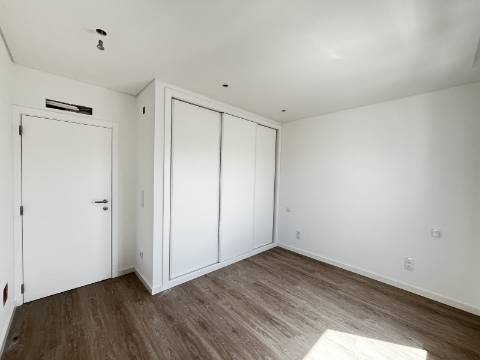 Moradia T4 NOVA - Silveira