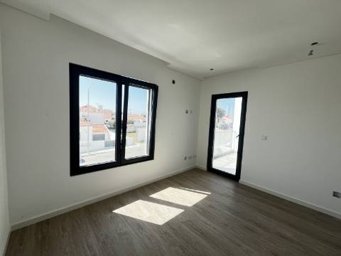 Moradia T4 NOVA - Silveira