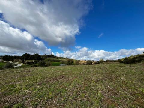 Terreno Rústico de 9.000m² - Sobral de Monte Agraço