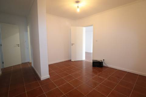 Moradia T4 RENOVADA - Dois Portos e Runa