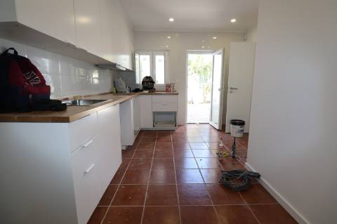 Moradia T4 RENOVADA - Dois Portos e Runa