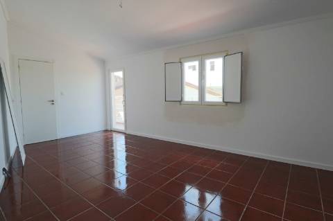 Moradia T4 RENOVADA - Dois Portos e Runa