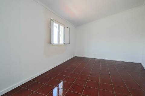 Moradia T4 RENOVADA - Dois Portos e Runa