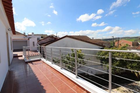 Moradia T4 RENOVADA - Dois Portos e Runa