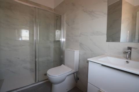 Moradia T4 RENOVADA - Dois Portos e Runa