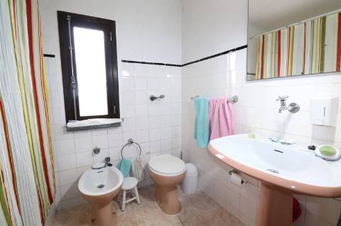 Moradia T4 com jardim - Barril