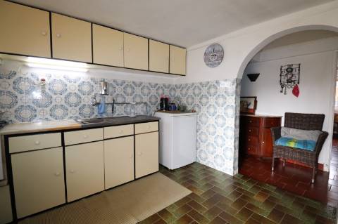 Moradia T4 com jardim - Barril