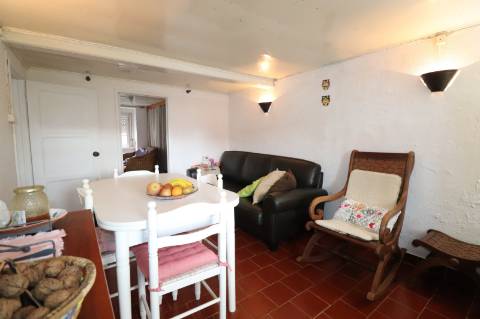 Moradia T4 com jardim - Barril